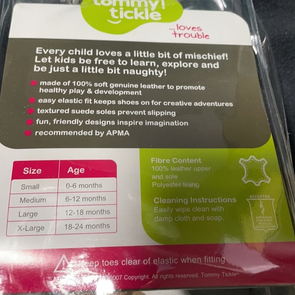 Tommy Tickle soft sole Gold bow shoe - Picture 4 of 4